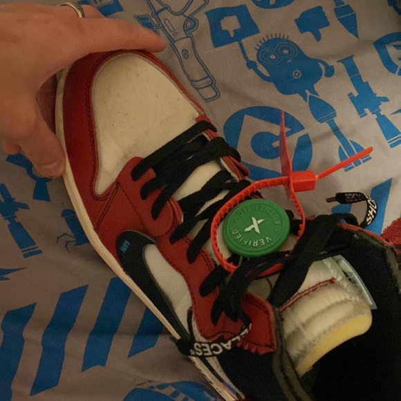 Offehite Chicago Jordan 1s - Picture 3 of 3